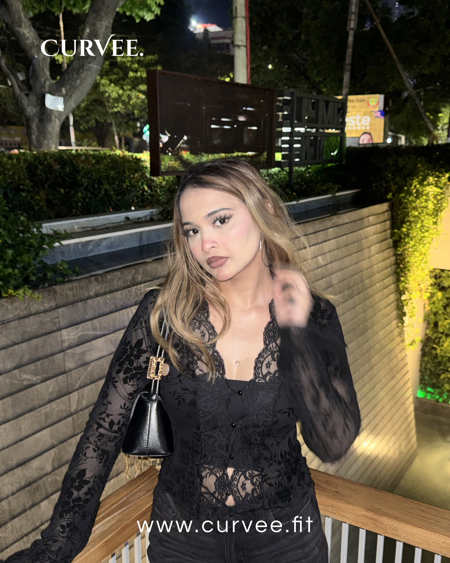 Black Print Lace Micro-Flared Sleeve Top