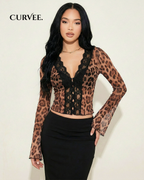Aww! Print Lace Micro-Flared Sleeve Top