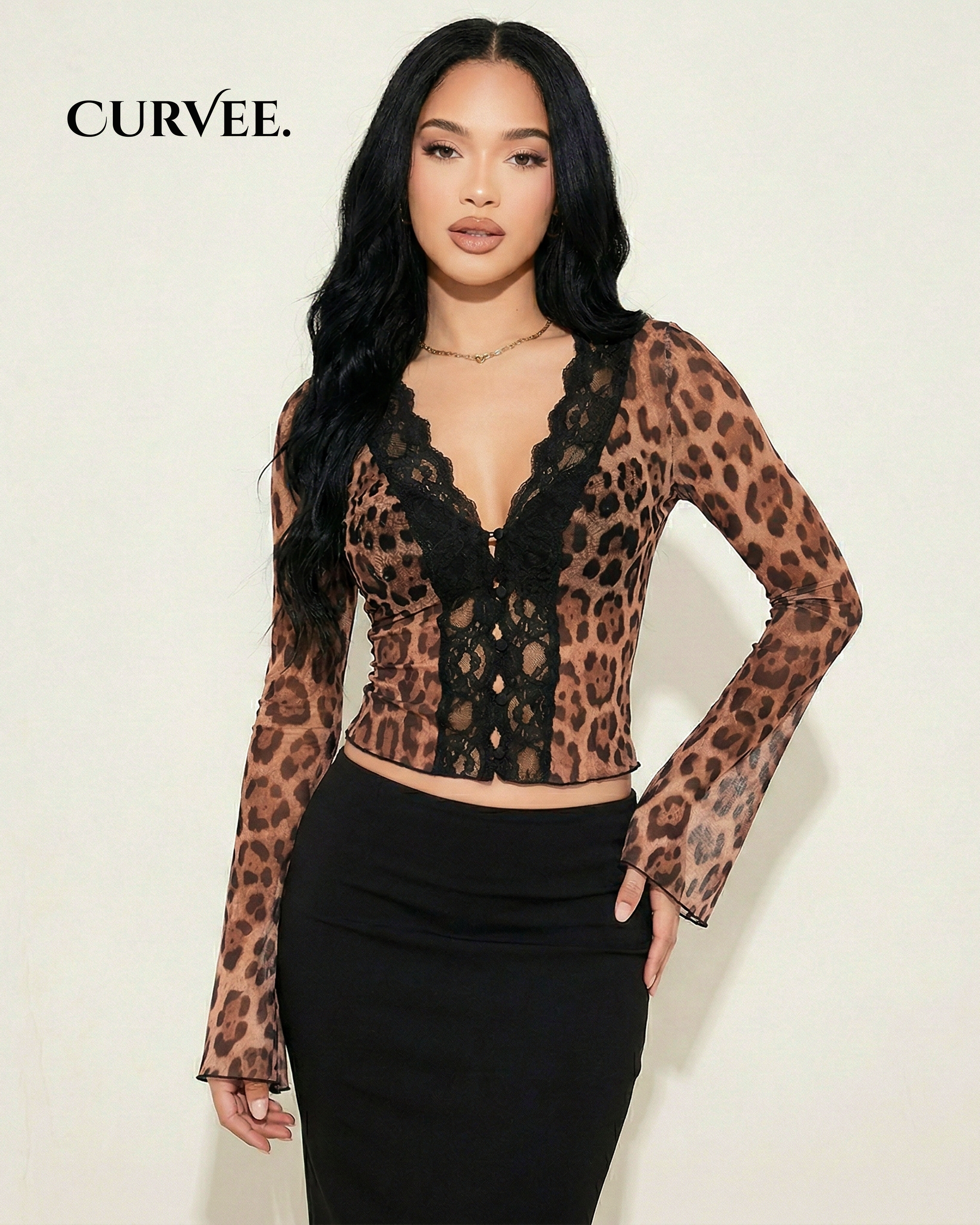 Aww! Print Lace Micro-Flared Sleeve Top